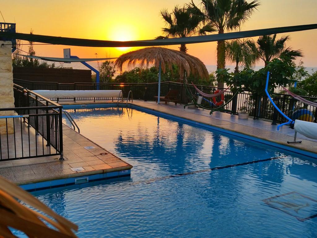 Astrofegia Beachfront Villa Pomos Ruang foto