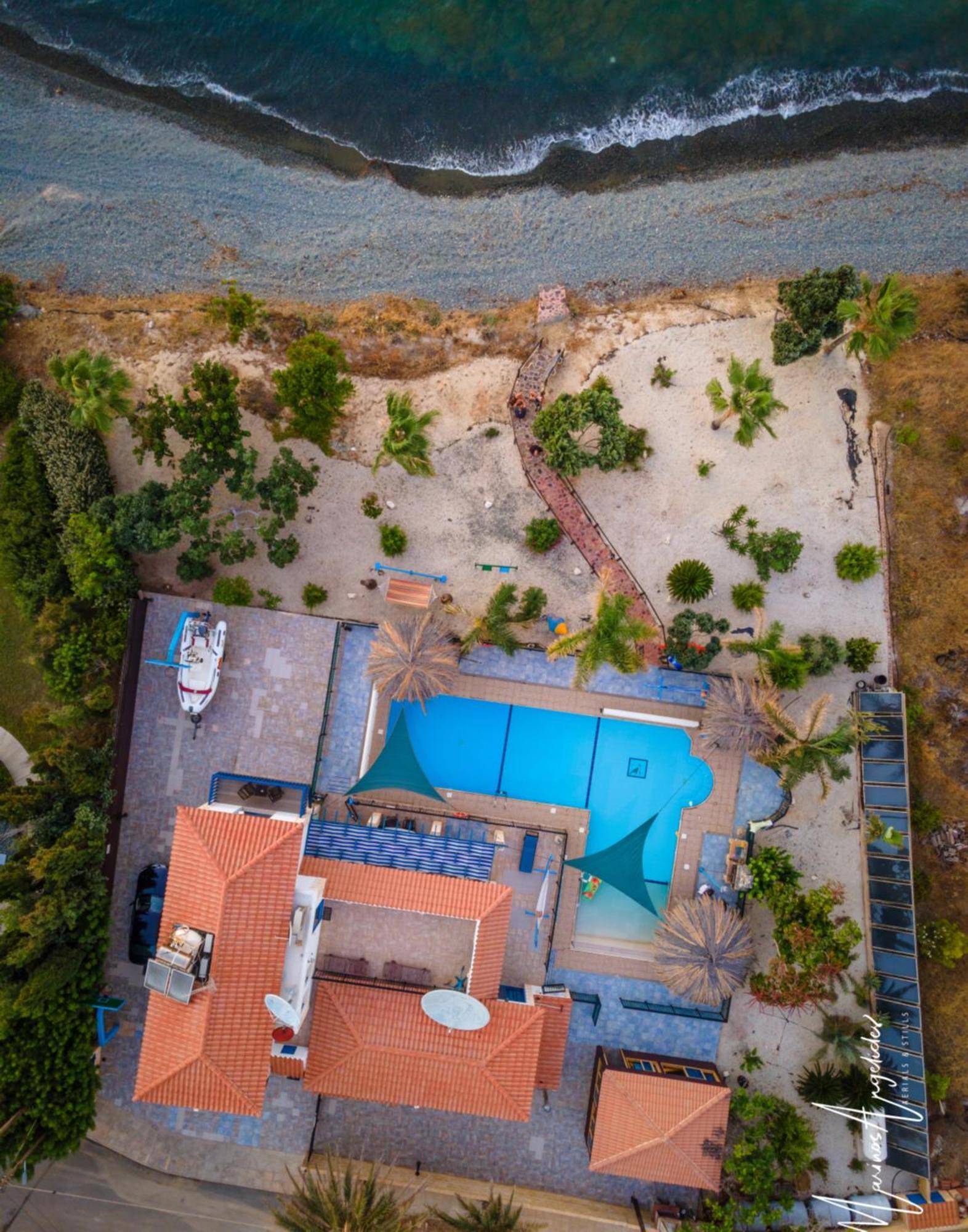 Astrofegia Beachfront Villa Pomos Bagian luar foto