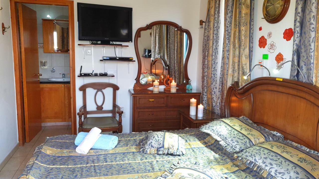 Astrofegia Beachfront Villa Pomos Bagian luar foto